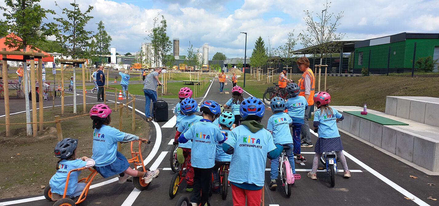 Kita-Kinder starten in den Parcours