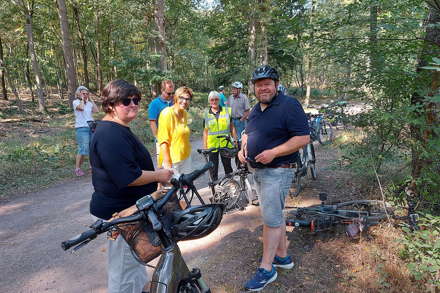 Pause Uefter Mark und Ludger legt sein Rad mal ab