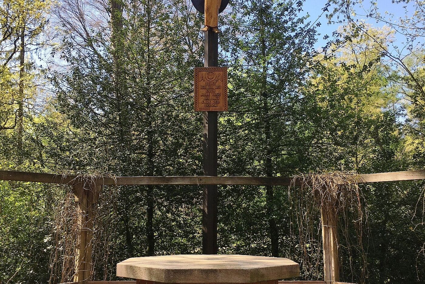 der Altar im Freien