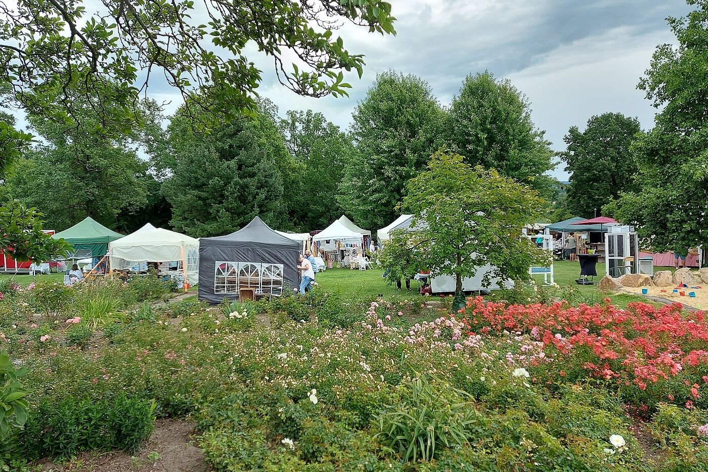 Sommermarkt im Rosengarten