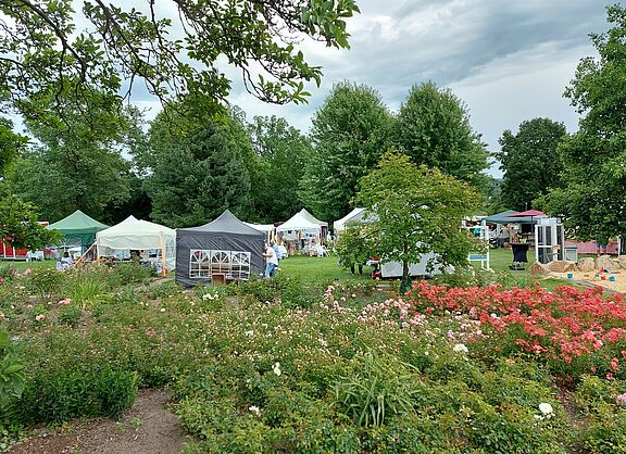 Sommermarkt im Rosengarten
