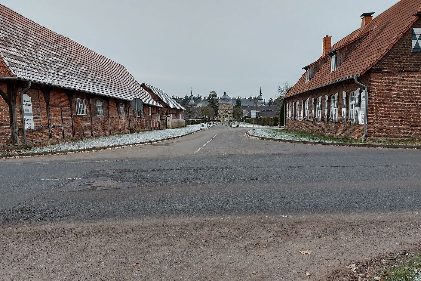 vorbei am Schloss Lembeck