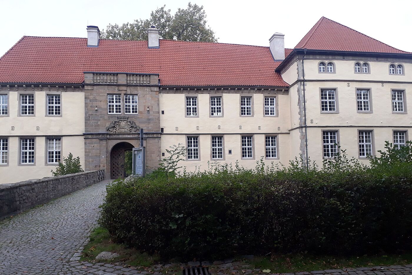 2_Vorbei_am_Schloss_Struenkede