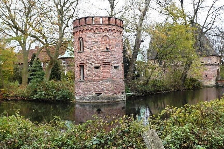 12_Rueckweg_vorbei_am_Schloss_Bladenhorst
