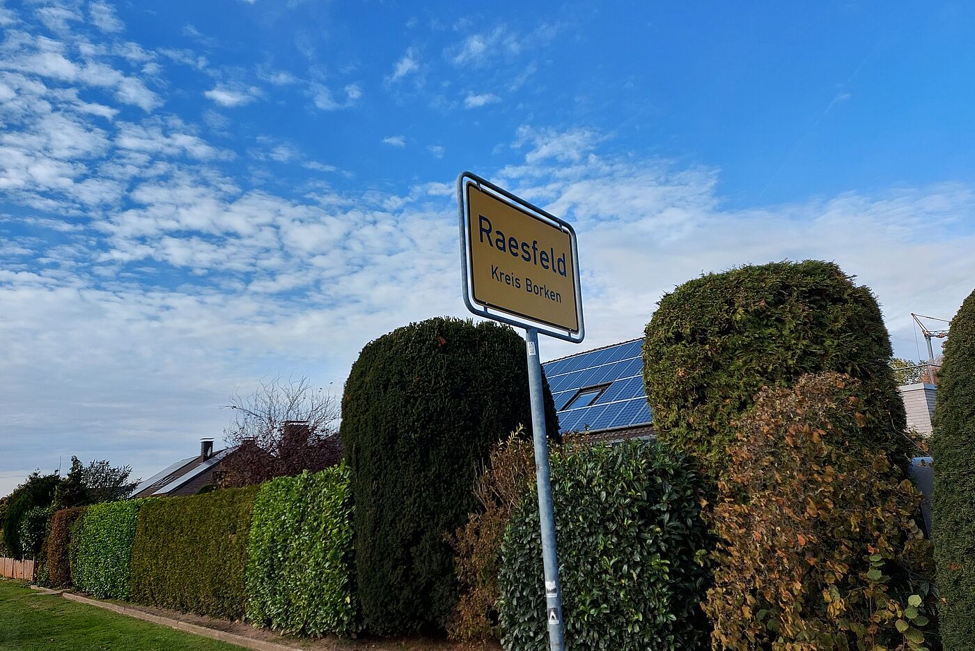 blauer Himmel am Zielort