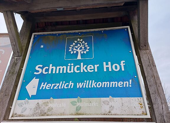 Schild Schmücker Hof
