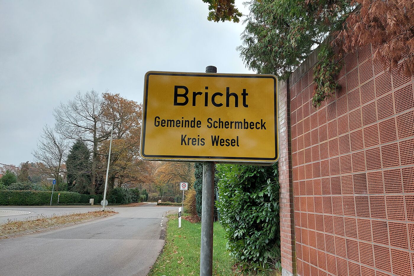 nächster Halt Bricht