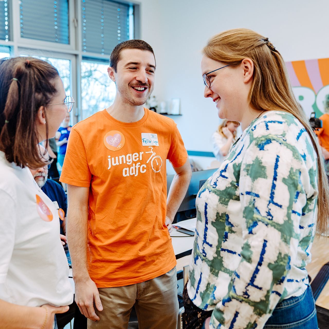 Pausen-Gespräch Landesjugendversammlung 2026 In den Pausen der Landesjugendversammlung 2026 gab es Gelegenheit, um sich auszutauschen und zu vernetzen.