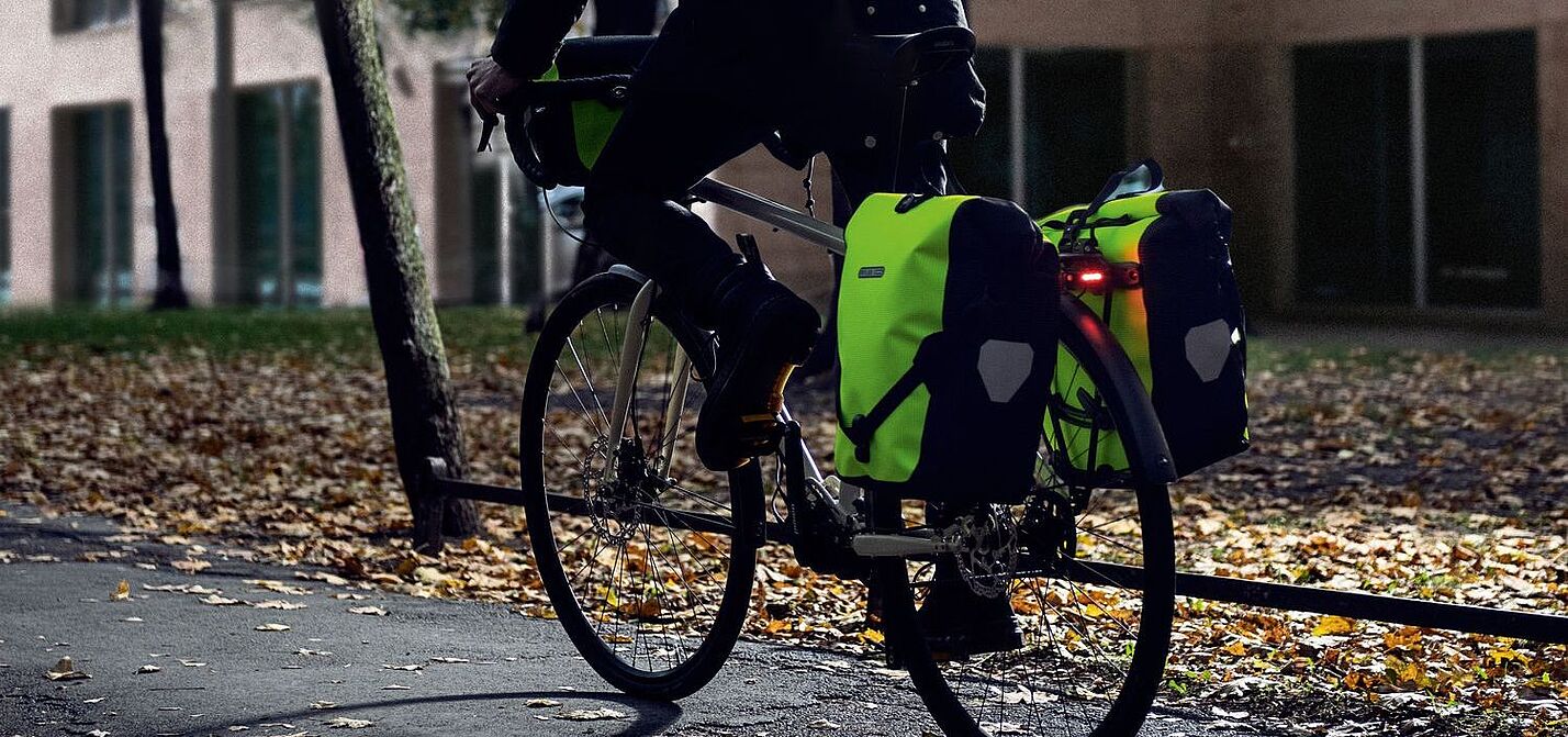 Titel Zubehör Herbst Wasserdichte Gepäcktaschen gehören zur Standardausstattung.