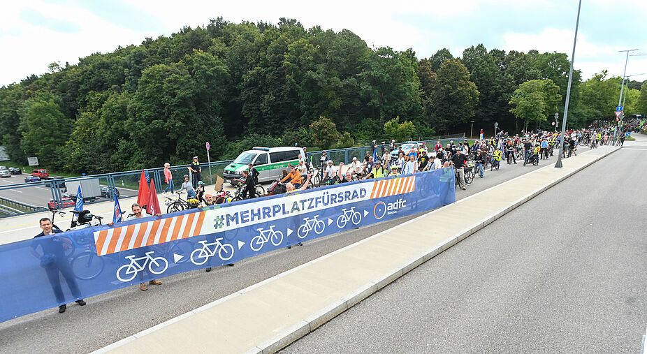 #aussteigen-Sternfahrt zur IAA für eine echte Mobilitätswende #aussteigen-Sternfahrt zur IAA für eine echte Mobilitätswende